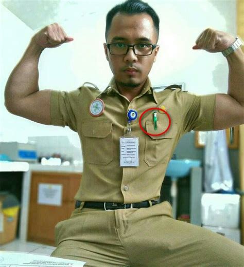 cowok ganteng sotwe|Ngocokin kontol ayg sampe crot 1 .
